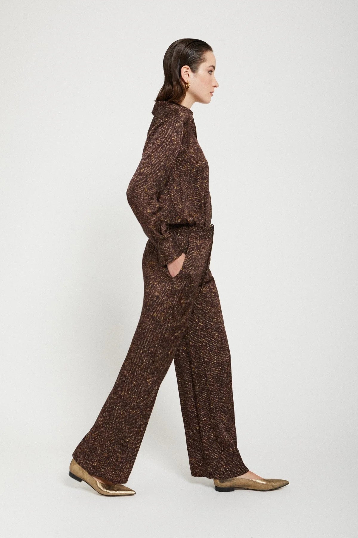 Ottod'Ame brown printed palazzo trousers styled with matching shirt
