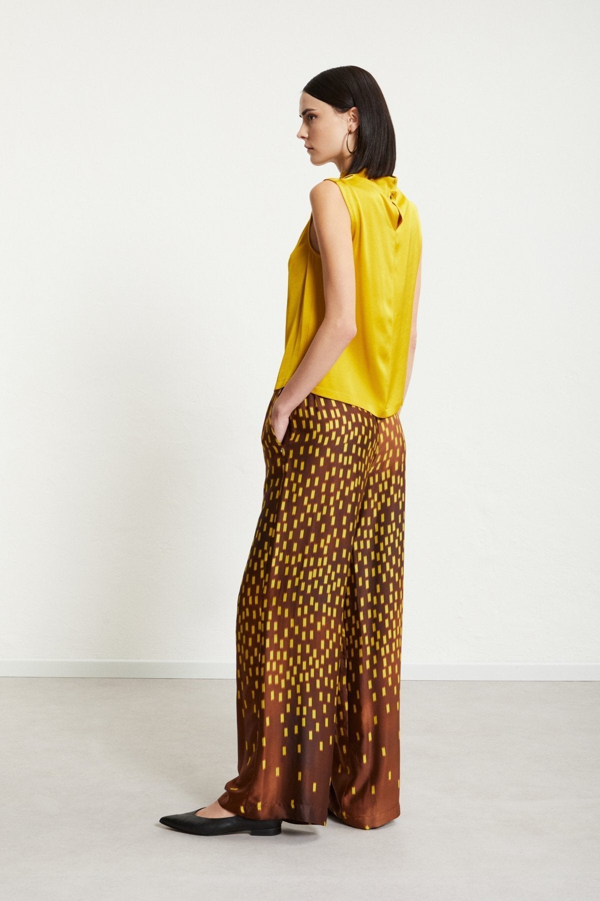 Ottod'Ame brown printed palazzo trousers side view