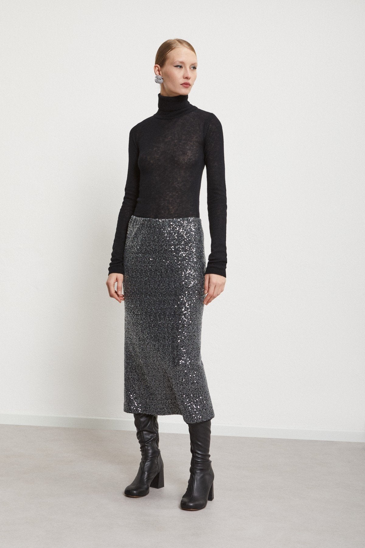 Ottod’Ame silver sequin midi skirt full-length view