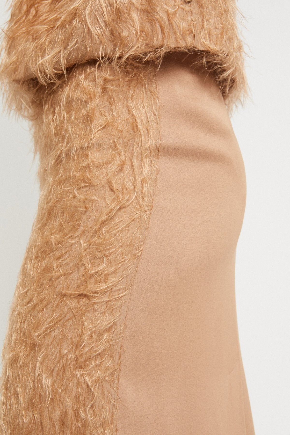 Fluffy Longuette Skirt with Texture