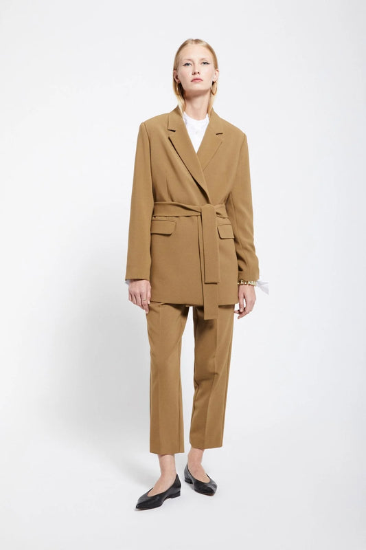 Full-length view of the Ottod’Ame brown midi blazer with matching belt and structured silhouette.