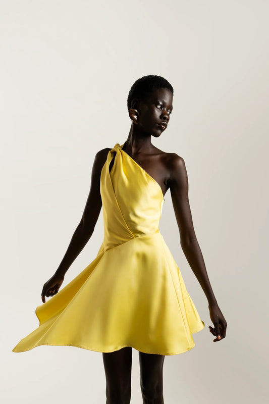 yellow statement mini dress summer look sophiel